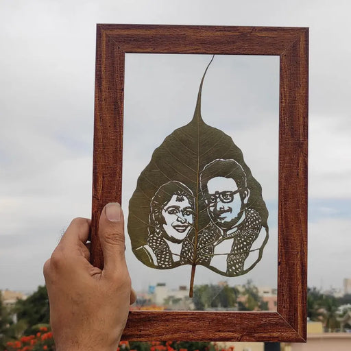 Wall hanging leaf art couple portrait - Dudus Online