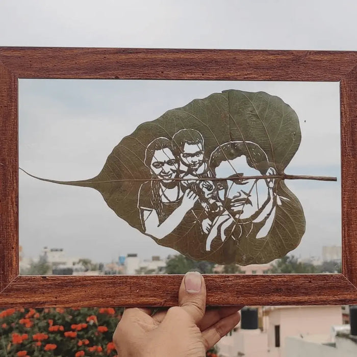 Wall hanging leaf art family portrait - Dudus Online