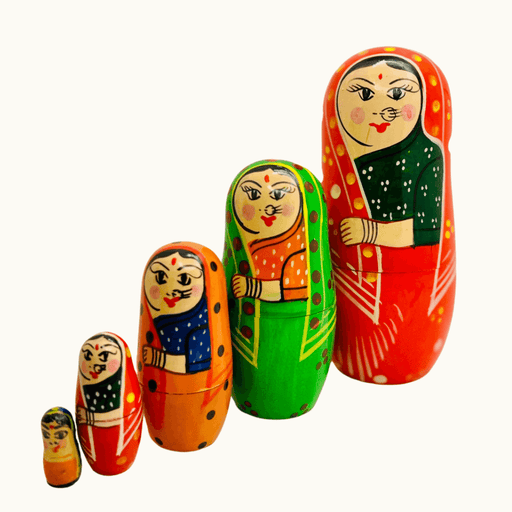 Family of ladies wooden peg dolls - Dudus Online